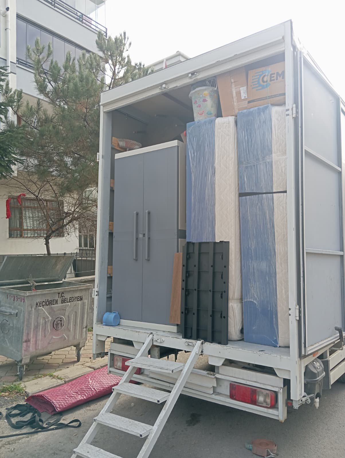 Nakliye aracına yüklenen eşyalar